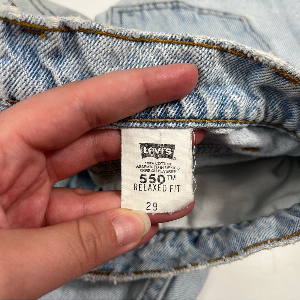 Levi’s Vintage Orange Tab 550 Relaxed Fit Light Wash Mom Shorts 100% Cotton 29 - Picture 2 of 8